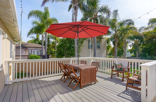 Carlsbad House | Ultimate beach bungalow w/huge yard - 1 block to beach