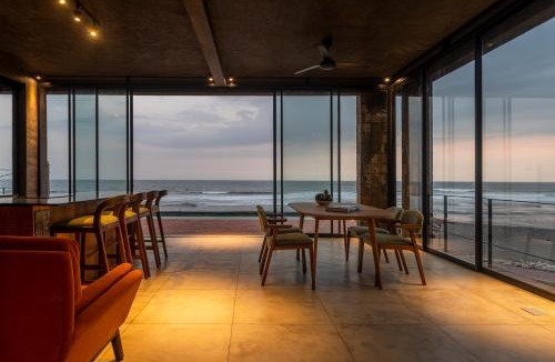 West Selemadeg Villa | Ultimate Beachfront Villa Cascade Balian