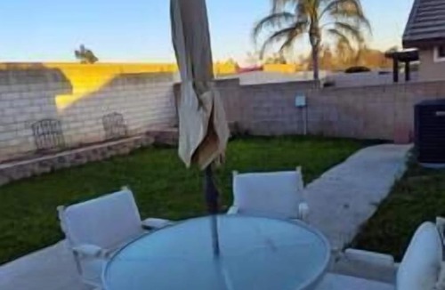 Fontana House | Ultimate Comfort: 3 BR Oasis with PS5 & BBQ