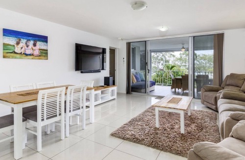 Bongaree House | Ultimate Comfort and Water Views