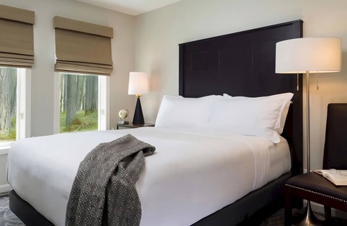 Manchester Hotel | Ultimate Comfort in 2 3BR Units w/Stunning Mountain Setting | Onsite Pool