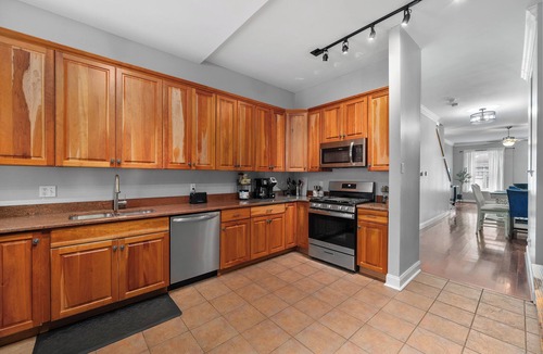 Near Southside House | Ultimate Convention and STL Getaway!