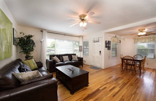 Southeastern Sacramento House | Ultimate East Sacramento Haven-Ideal Location