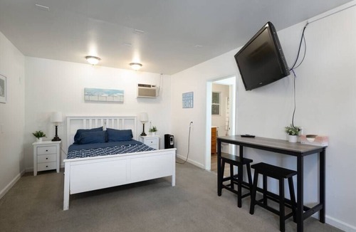 Southeastern Sacramento House | Ultimate East Sacramento Haven-Ideal Location