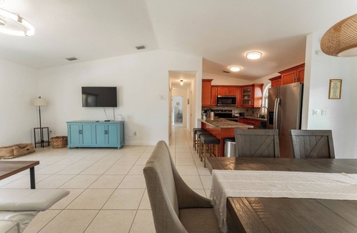 Key Largo Hotel | Ultimate Experience W/Services, Fishing & Pool!
