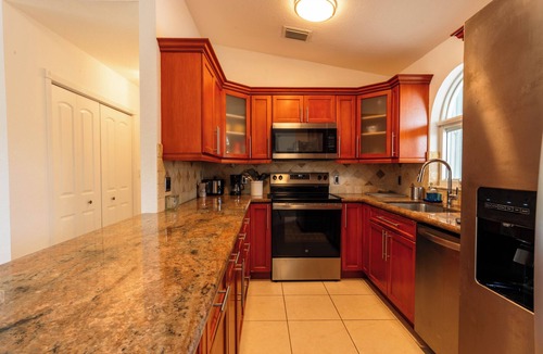 Key Largo Hotel | Ultimate Experience W/Services, Fishing & Pool!