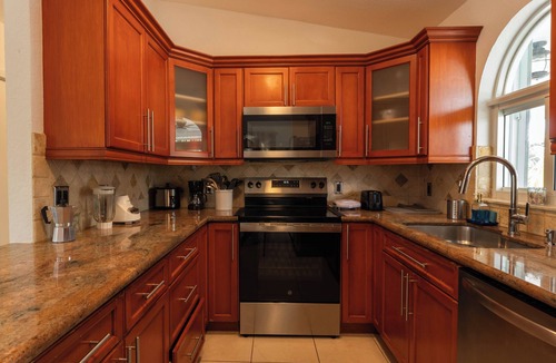 Key Largo Hotel | Ultimate Experience W/Services, Fishing & Pool!