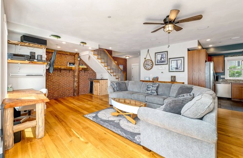 Weirs Beach House | Ultimate Family Getaway I BunkSlides I Akwa Marina!
