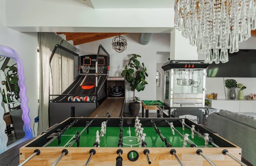 Coral Way Villa | Ultimate FIFA Villa W/Soccer Field, Pool, Sauna, Games & Concierge Services!