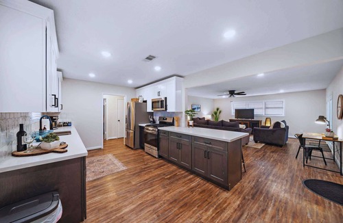 Deer Park House | Ultimate Fun Escape:Pool |Arcade|Fire Pit Seating