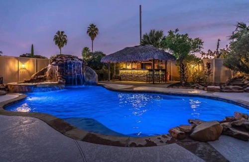 Houston Villa | Ultimate Galleria Poolhouse Resort - 6 BRs