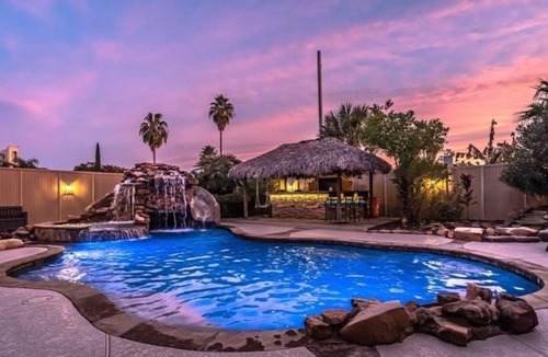 Houston Villa | Ultimate Galleria Poolhouse Resort - 6 BRs