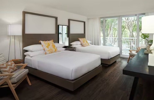 Rock Harbor Resort | Ultimate Getaway! Private Beach Access, & Pool