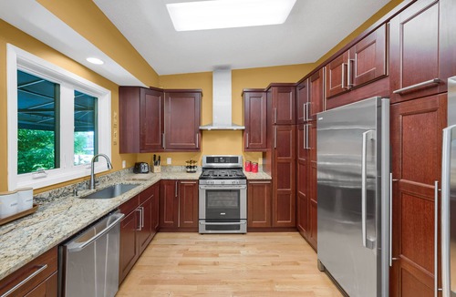 Downtown Minneapolis House | Ultimate Group Retreat: Designer 5BR Escape & City Views