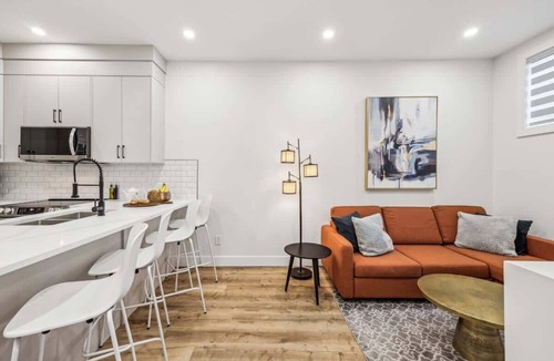 Southwest Calgary House | Ultimate Group Stay, 3 King Beds, 2 Suites