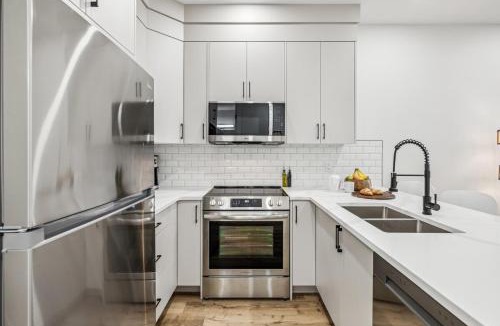 Southwest Calgary House | Ultimate Group Stay, 3 King Beds, 2 Suites