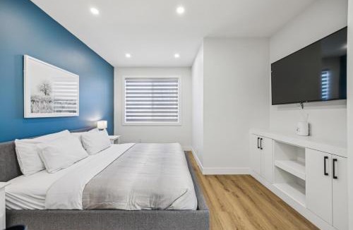 Southwest Calgary House | Ultimate Group Stay, 3 King Beds, 2 Suites