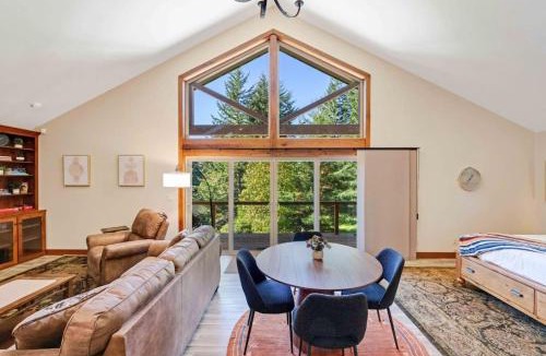 Saunders Lake House | Ultimate Guesthouse