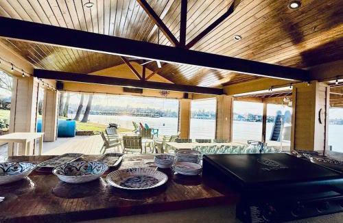 April Sound House | Ultimate Lake Resort Xtravaganza - Luxury - Waterfront - Boathouse - Sleeps 18