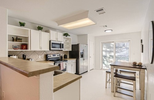 Bluff Springs House | Ultimate Location ATX! 3BD2BA~Private Backyard