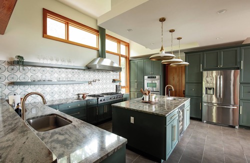 Asheville House | Ultimate Mountain Retreat -Panoramic Views, Golf Simulator, Sauna, Hot Tub, Gym