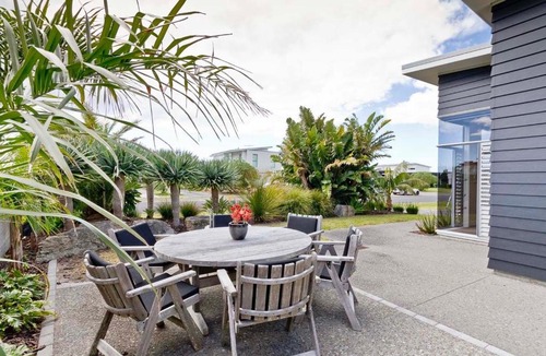 Omaha House | Ultimate Omaha - Omaha Holiday Home