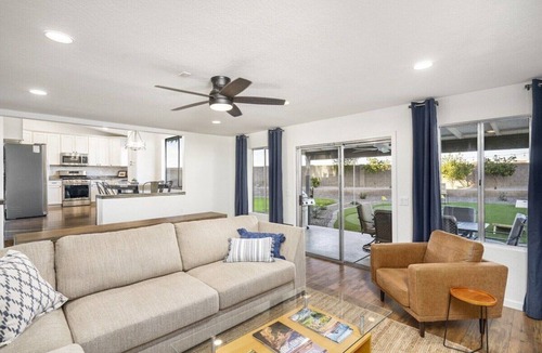 Glendale House | Ultimate PLAYcation Walk to Bruno Mars Pool Spa