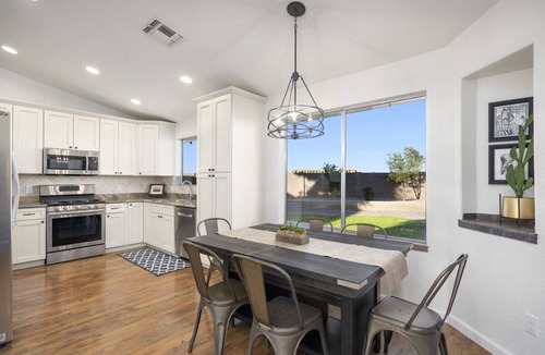 Glendale House | Ultimate PLAYcation Walk to Bruno Mars Pool Spa