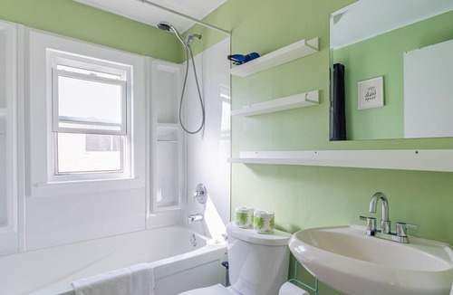 North End Apartment | Ultimate relaxation awaits.