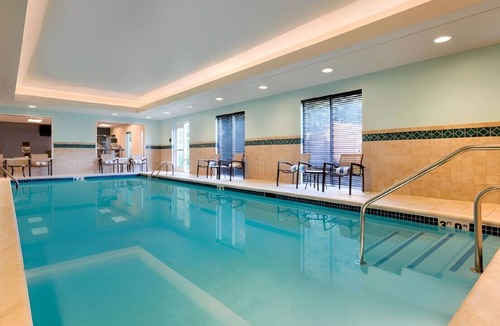 Newark Resort | Ultimate Retreat for Couples! Free Breakfast