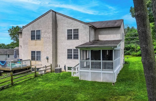 Newark House | Ultimate Retreat @ Papermill Rd