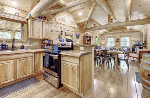 Blanco Cottage | Ultimate Riverfront Retreat! Blanco Family Cabin