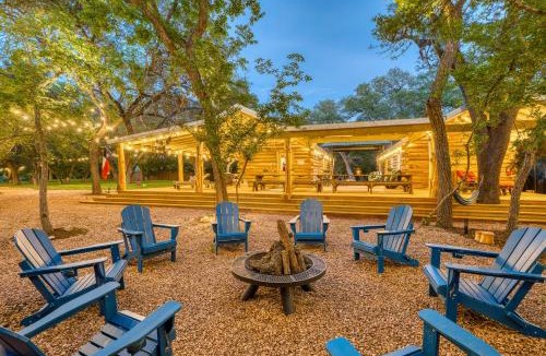 Blanco House | Ultimate Riverfront Retreat! Blanco Family Cabin