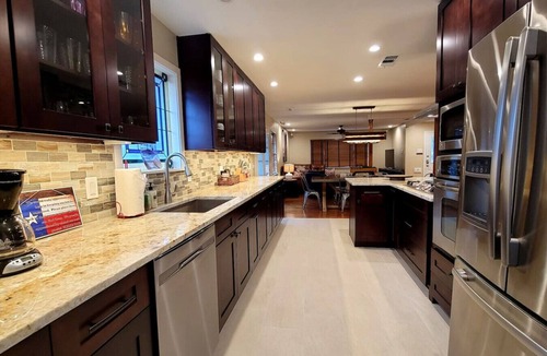 White Rock Hills House | Ultimate Texas Experience With Heated Pool & Spa