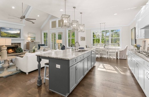 Lake Oconee House | Ultimate Vacation| Dock| Fire Pit|Kayaks|Game Room