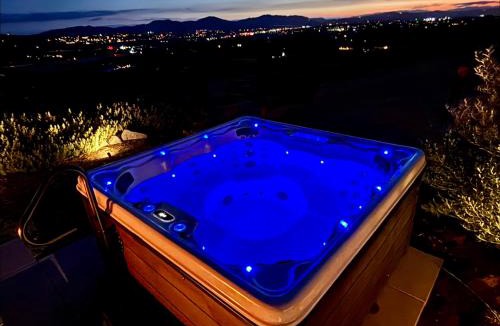 Temecula House | Ultimate View Suite - Spa & Fireplace