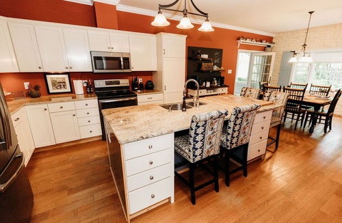 Wilmington House | Ultimate Whiteface Uphill Bike Race Base Camp: Hot Tub & Views!