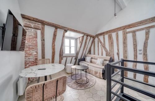 Gaillon Apartment | Ultra Central Historical Parisian Flat - Louvre