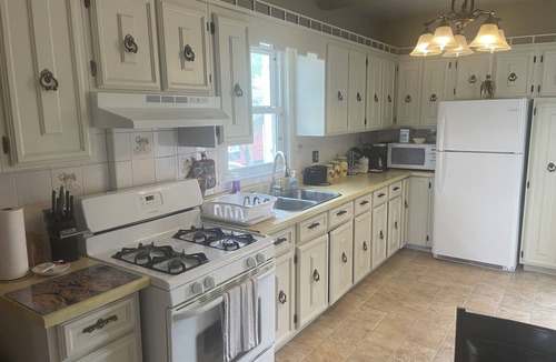 Niagara Falls House | Ultra Close to the Falls