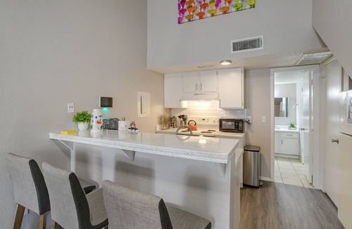 Central Arlington Apartment | Ultra Fast Internet✶King Bed✶4K TVs✶2 Car Parking #81