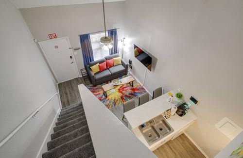 Central Arlington Apartment | Ultra Fast Internet✶King Bed✶4K TVs✶2 Car Parking #81