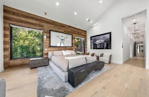 Los Angeles County House | Ultra High-End Villa with Pool, Spa and Private Courts