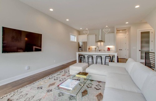 Nashville Villa | Ultra Large Deck - Skyline Views