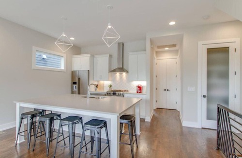 Nashville Villa | Ultra Large Deck - Skyline Views