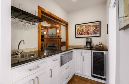 Norkirk Villa | Ultra Lux Kirkland Bungalow