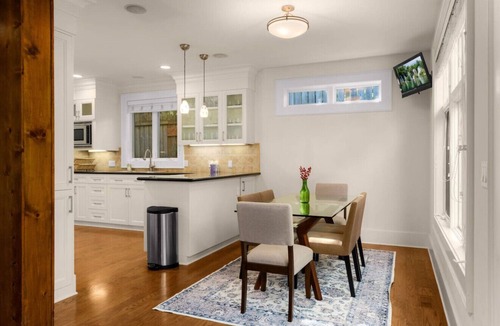 Norkirk Villa | Ultra Lux Kirkland Bungalow