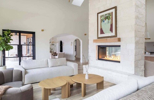 Round Top Villa | Ultra-Luxe Escape | Sleeps 16 | Minutes to RT