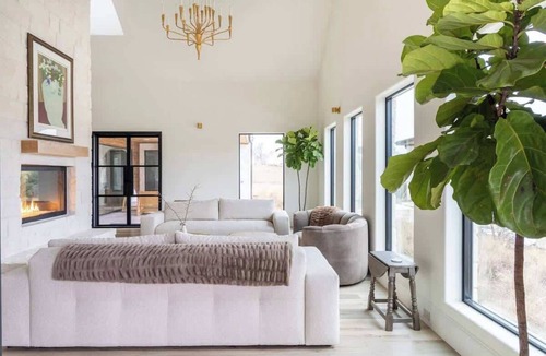 Round Top Villa | Ultra-Luxe Escape | Sleeps 16 | Minutes to RT