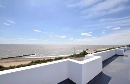 Holland-On-Sea Apartment | Ultra Luxury Beach Penthouse