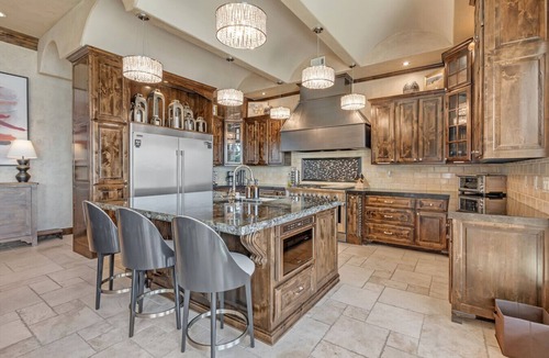 Afton Apartment | Ultra-Luxury Waterfront Retreat on Duck Creek Oklahoma